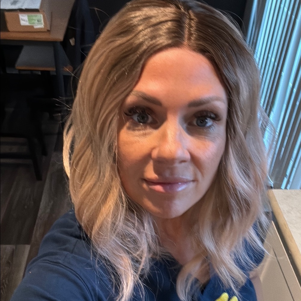 Chelsey smith crowns Azalea apricot standard size wig